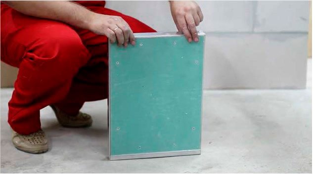 Снимаем дверцу люка под плитку Т-34 Revizor