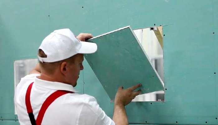 Установка Ультиматум Revizor - вставляем дверь в раму