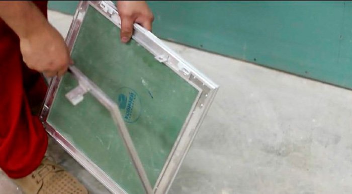 Установка Ультиматум Revizor - снимаем дверцу