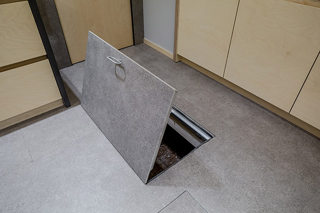 Напольный люк для гостиной в башне. Лифт 2.0 марки Revizor снова стал героем передачи «Дачный ответ»